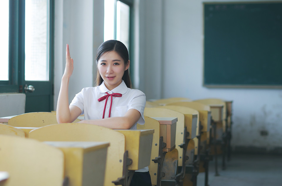 美女校花清純可愛校服性感裙角飛揚寫真清純美女 甜美可愛 制服誘惑 清純誘惑 