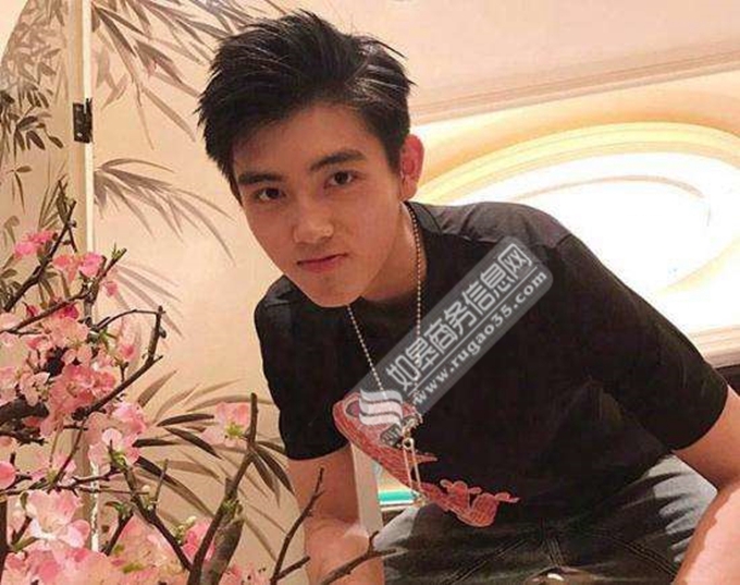 陳凱歌豪宅曝光 帥氣小兒子吸引大批迷妹