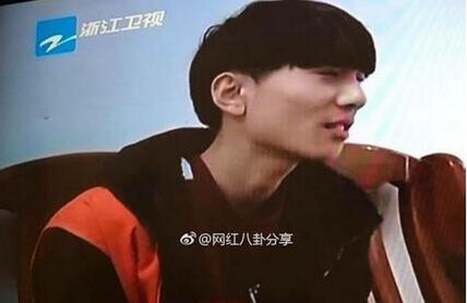 網紅轉接110被拘 網友-為吸粉無下限搬石頭砸自己腳