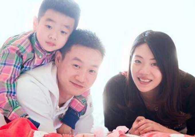 楊威雙胞胎滿月 網友：中國體操隊重振雄風就靠楊陽洋兄妹三人啦