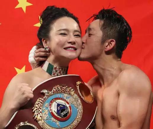 冉瑩穎近照曝光 大家被那一張蠟像臉嚇到了