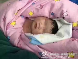64歲失獨高齡產(chǎn)婦生下7斤4兩男嬰
