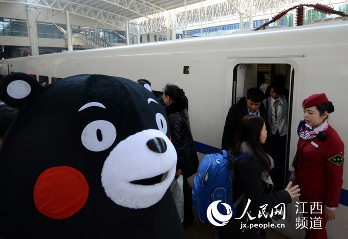 熊本熊求婚列車長 網友-感情真摯這碗“狗糧”我先干為敬