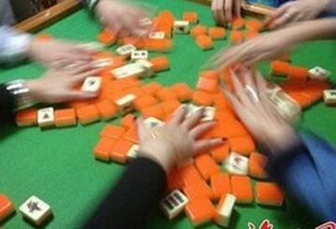 父打麻將兒子墜亡 反告宿舍樓不合理不安全設(shè)計(jì)致孩子死亡