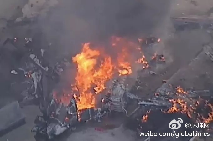澳飛機(jī)撞擊商場 現(xiàn)場燃起巨大火球濃煙滾滾無法確認(rèn)傷亡