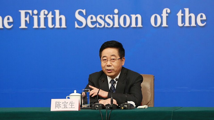 教育部長談毒跑道 揭秘新國標實施情況如何？