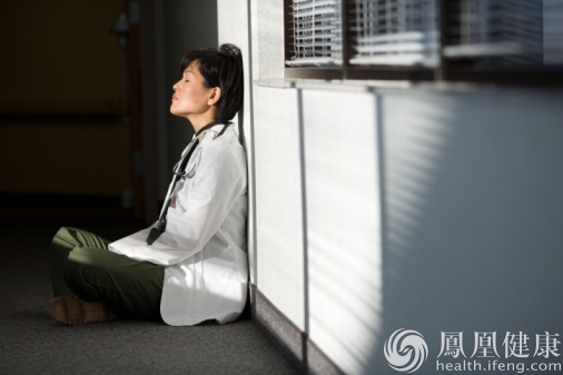 廣東省人民醫(yī)院醫(yī)生被砍 中國醫(yī)師協(xié)會強烈譴責(zé)