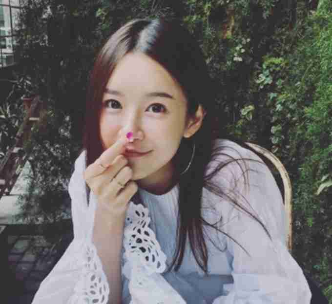 張子萱產后首露面：如少女一般依舊仙氣十足 陳赫上輩子修得好福氣
