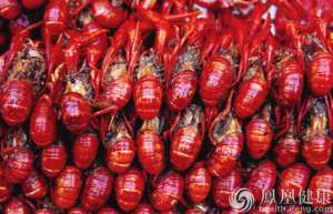 進食小龍蝦后24小時內(nèi)肌肉酸痛要及時就醫(yī)