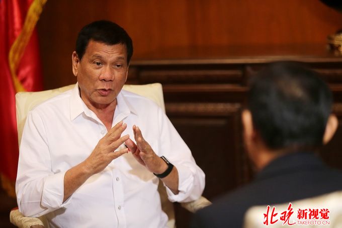 杜特爾特終止和談 命令軍隊“做好長期斗爭的準備”