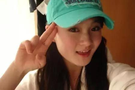冉瑩穎近照曝光 大家被那一張蠟像臉嚇到了