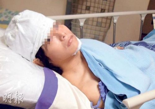 以剪刀圖自閹的29歲男子五官端正，曾經(jīng)紋眉，他向警員解釋自閹是因為“我想做女仔，唔想做男仔”。圖片來源：香港《明報》