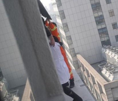 浙江實習護士遭患者批評技術差 欲跳樓被救