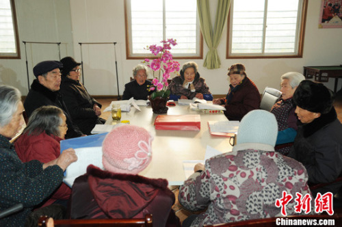 人社部回應延遲退休四問 這部分群體先開始延退