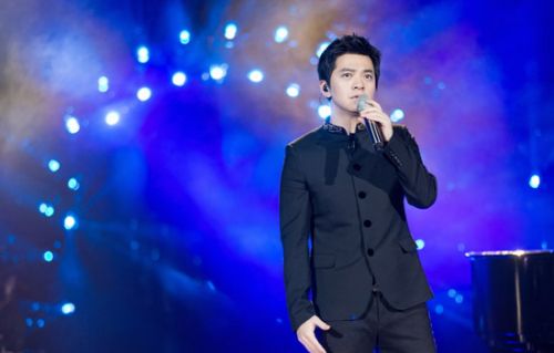 《歌手》李健演繹古典風(fēng) 三合一金曲唱中外名著