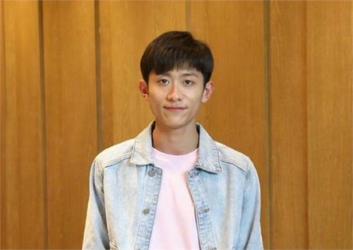 高能少年團未精修高清圖曝光 最耐看的男明星竟不是王俊凱