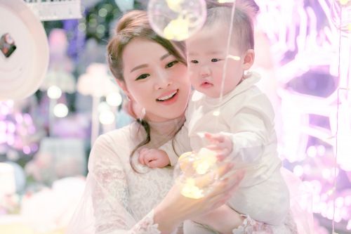 《媽媽是超人2》今日上線伊能靜居家甘當“女兒奴”