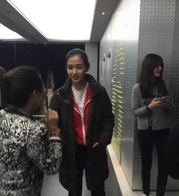 路人抓拍還原明星真實顏值 范冰冰高圓圓誰更美？