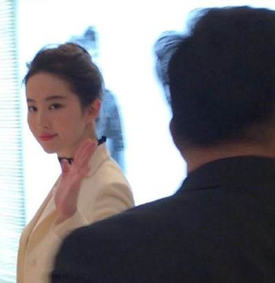路人抓拍還原明星真實顏值 范冰冰高圓圓誰更美？