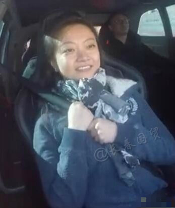 姜昆38歲女兒近照曝光 一顰一笑和爸爸像極了