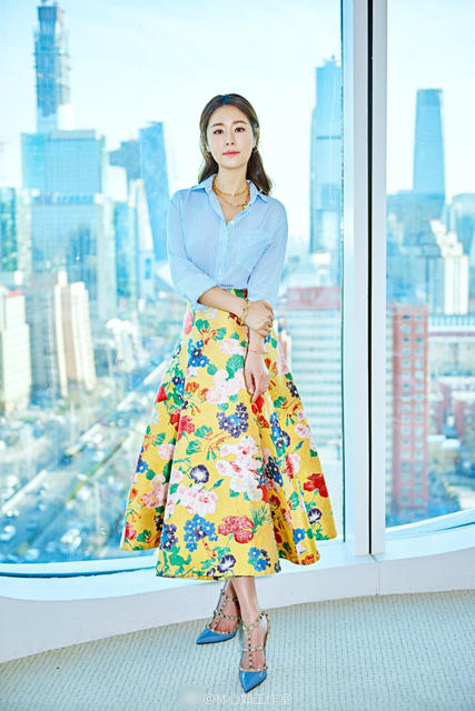 產后的林心如身材依舊完美 只是暴露胸部一個小秘密