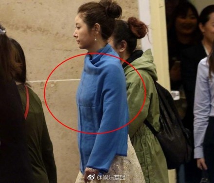 產后的林心如身材依舊完美 只是暴露胸部一個小秘密