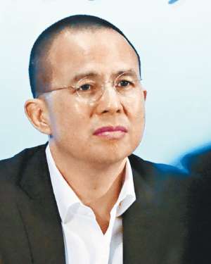 51歲李澤楷被曝壕擲一億買房 竟是為了小26歲的她…