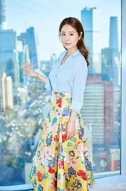 產后的林心如身材依舊完美 只是暴露胸部一個小秘密