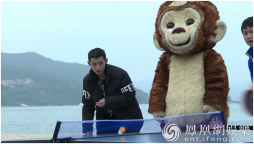 《閃亮的爸爸》張繼科房卡當(dāng)球拍 花式秀球亮瞎眾人!
