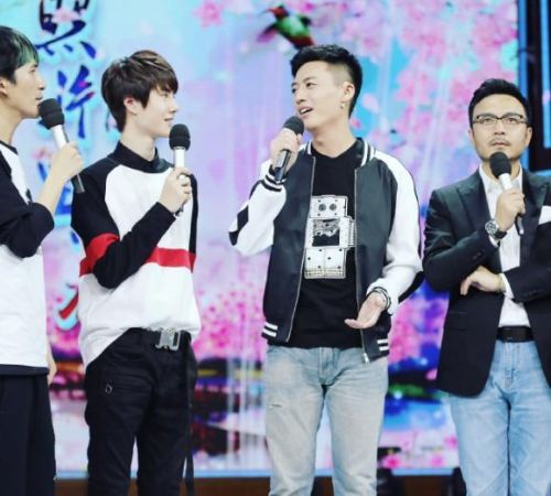 攝影師天天向上現(xiàn)場(chǎng)演示把韓紅拍瘦30斤 他是這樣做到的