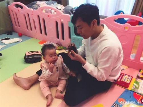 《媽媽是超人2》伊能靜不滿秦昊被黑挨個(gè)回復(fù) 被勸學(xué)楊冪