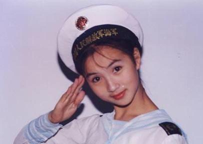女星從小美到大，童年照打臉整容爭議