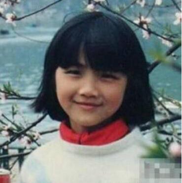 女星從小美到大，童年照打臉整容爭議
