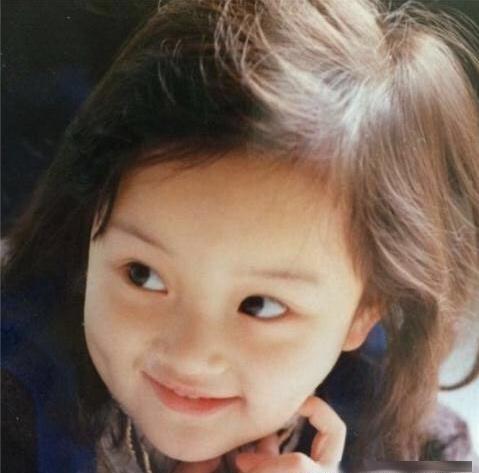 女星從小美到大，童年照打臉整容爭議
