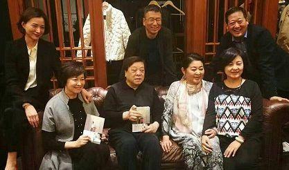 58歲倪萍近照曝光 卻和趙忠祥越來越像了