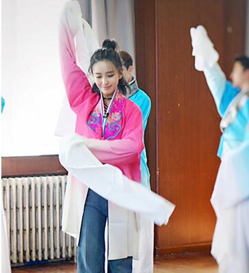 佟麗婭錄制《周一見3》重返母校中戲 已漸漸走出陰影