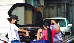 安以軒開千萬跑車運貨 6月新娘被曝“雙喜臨門”