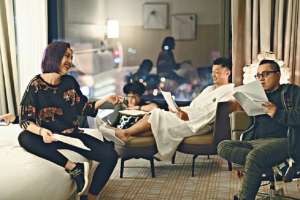 《春嬌救志明》花絮曝光 導演親身示范“滾床單”