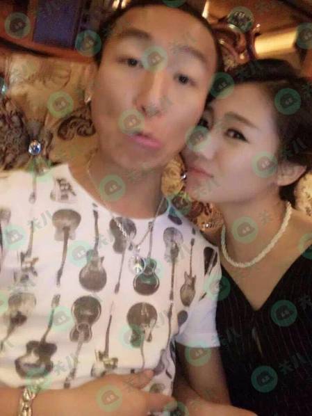 老婆白百何被曝出軌 陳羽凡也在左擁右抱美女…