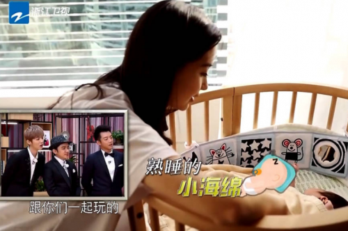 黃曉明兒子首出鏡 少女baby抱小海綿身上閃耀母性光輝