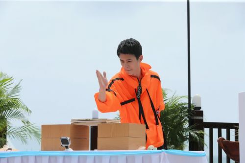 《高能少年團》踐行公益力量王俊凱劉昊然張一山助陣貧困學子