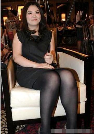 李湘女兒的壓歲錢夠買房子？仍敵不過王艷的兒子