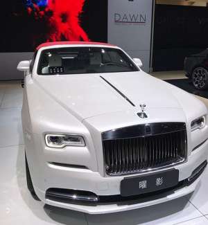 王思聰車展掃貨：連買兩輛勞斯萊斯定價均超600萬