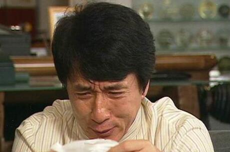 成龍憶母親淚崩：最風光時母親卻在給別人擦地