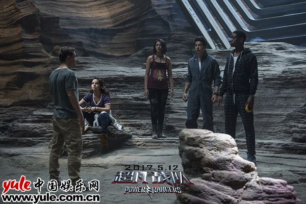 五位超凡戰士在秘密基地接受訓練 《超凡戰隊》曝光“戰斗少女”版預告片 聚焦女英雄崛起“妹”力十足
