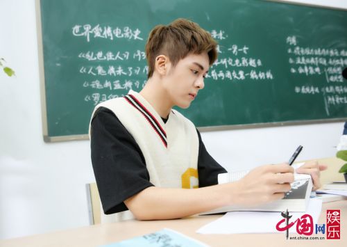 與男神談戀愛(ài)！曾舜晞《飯飯男友》挑大梁演校草
