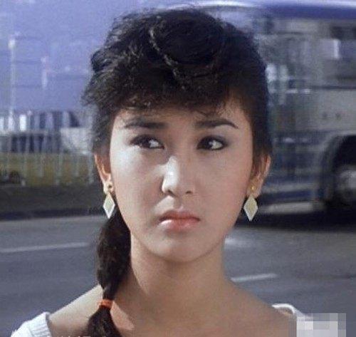 她50歲美貌不輸范冰冰，卻為了這個(gè)男人淡出娛樂圈