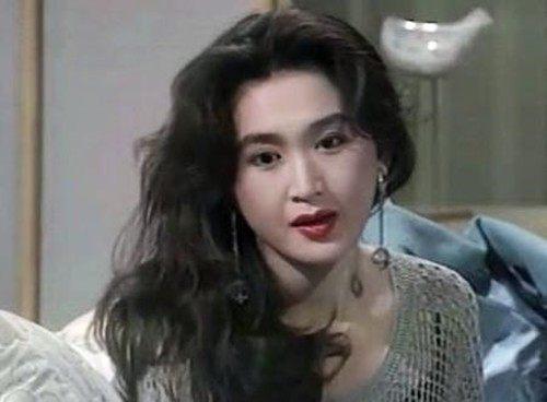 她50歲美貌不輸范冰冰，卻為了這個(gè)男人淡出娛樂圈