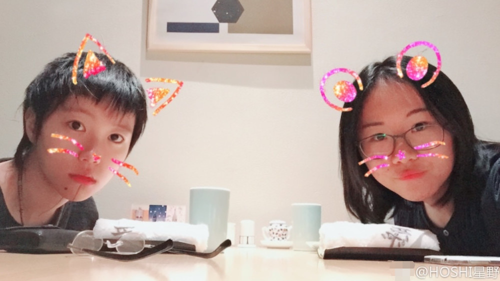 竇靖童與妹妹同框 同父異母也長得像