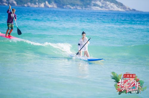 《花少3》宋祖兒玩滑板小哪吒鬧海重出江湖